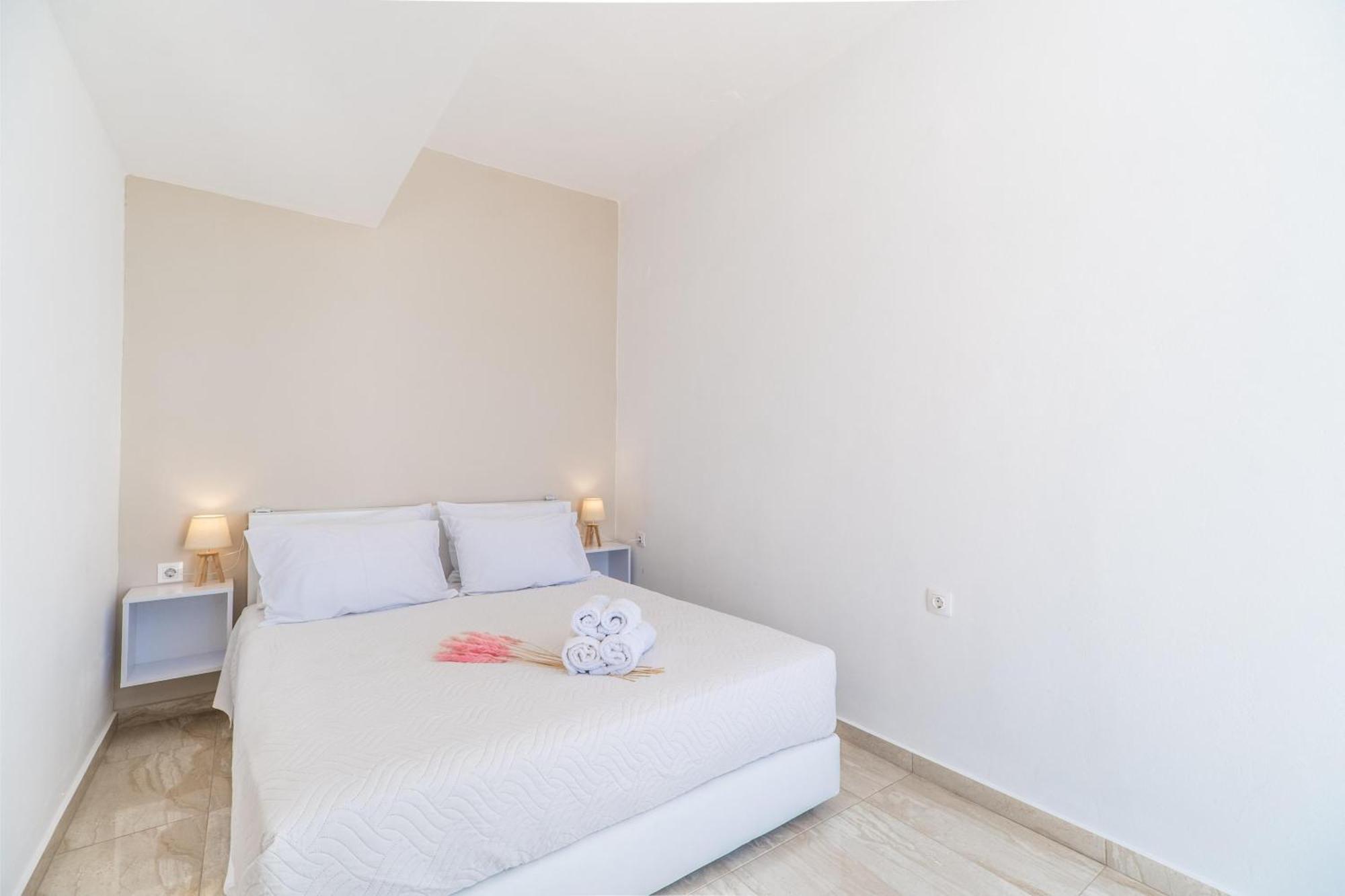 Avra Sfakia Apartments Khóra Sfakíon Exteriör bild