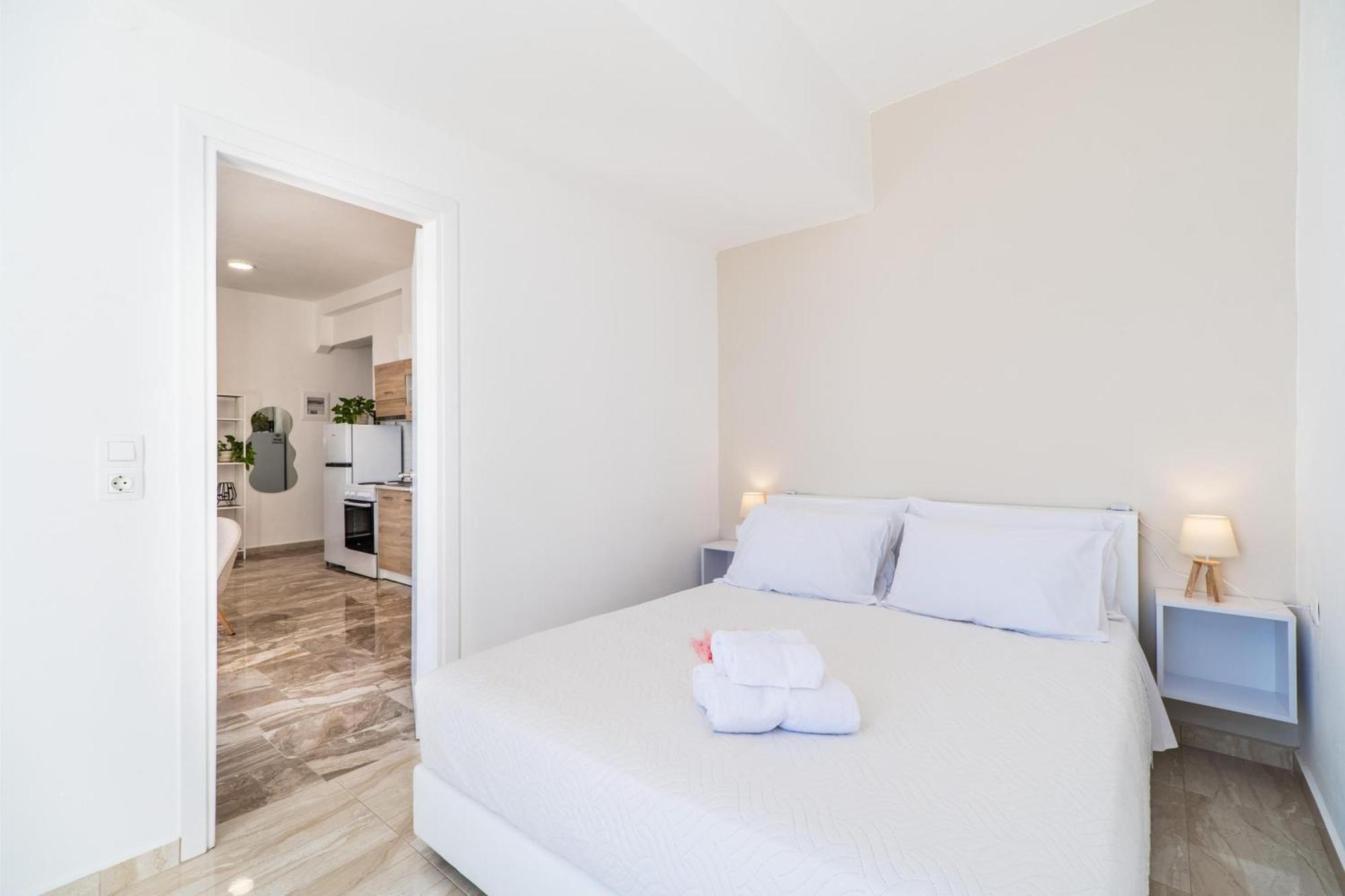 Avra Sfakia Apartments Khóra Sfakíon Exteriör bild